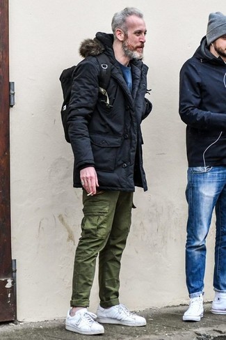Comment porter un sweat-shirt bleu