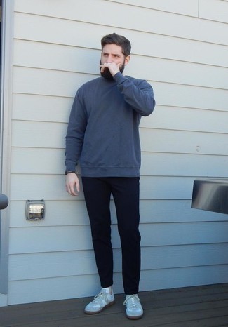 Comment porter un sweat-shirt bleu