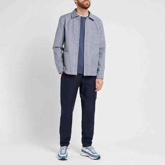 Comment porter un sweat-shirt bleu