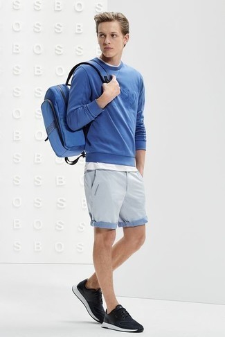 Comment porter un sweat-shirt bleu