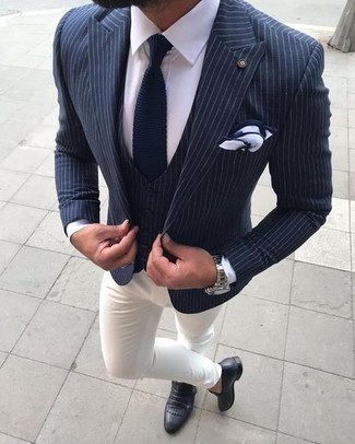 Comment porter un gilet à rayures verticales bleu