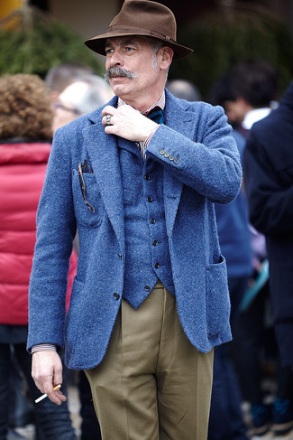 Comment porter un blazer en laine bleu