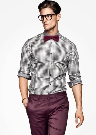 Comment porter un nœud papillon pour un style decontractés quand il fait chaud