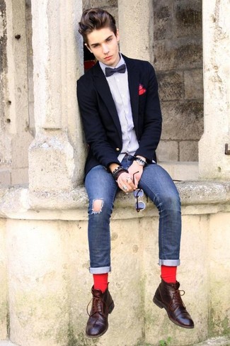 Comment porter un nœud papillon pour un style decontractés quand il fait chaud