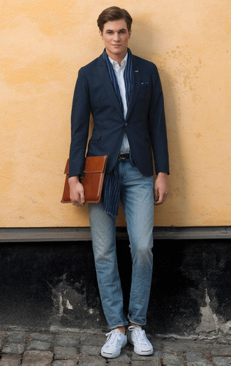 Comment porter une serviette pour un style chic decontractés au printemps