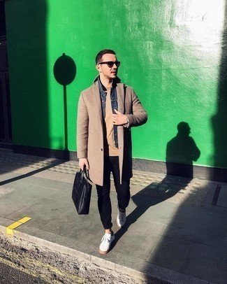 Comment porter une serviette pour un style decontractés quand il fait froid