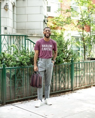 Comment porter une serviette pour un style decontractés quand il fait très chaud
