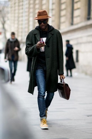 Comment porter une serviette pour un style decontractés quand il fait froid