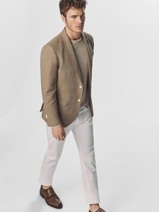 Comment porter un blazer marron au printemps