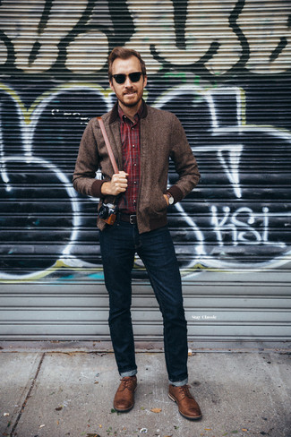 Comment porter un blouson aviateur marron