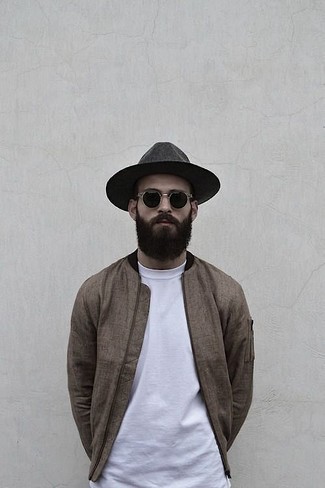 Comment porter un blouson aviateur marron
