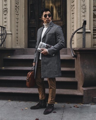 Comment porter une serviette marron pour un style chic decontractés quand il fait froid