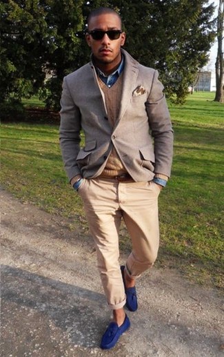 Comment porter un pull torsadé marron