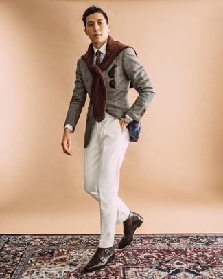 Comment porter un pull torsadé marron pour un style chic decontractés quand il fait chaud