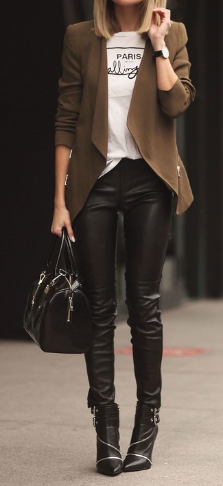 Comment porter un cardigan marron