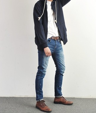 Un jean à porter avec des bottes de loisirs marron