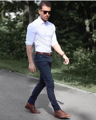 Un jean à porter avec des bottes de loisirs marron