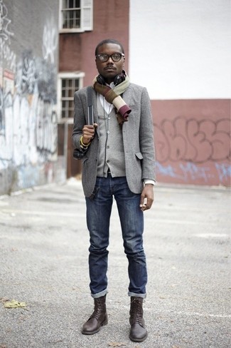 Un jean à porter avec des bottes de loisirs marron quand il fait frais