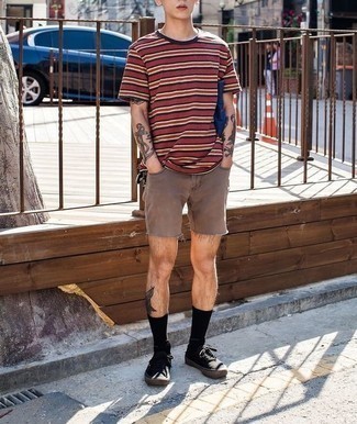 Comment porter un short en denim marron