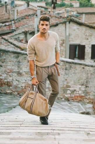 Comment porter un pantalon de costume marron