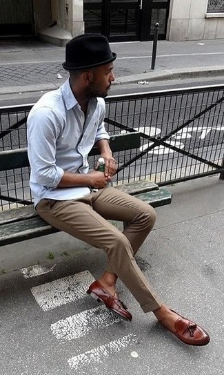 Comment porter un pantalon de costume marron