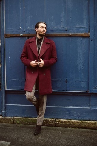 Comment porter un pantalon de costume marron quand il fait froid