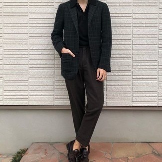 Comment porter un pantalon de costume marron