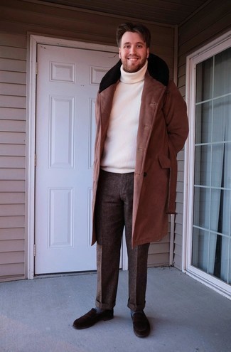Comment porter un pantalon de costume marron