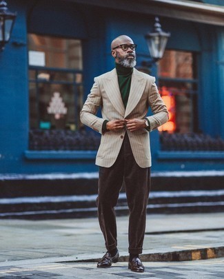 Comment porter un pantalon de costume marron
