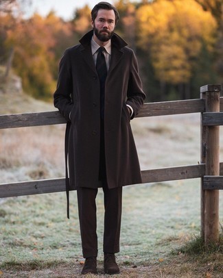 Comment porter un pantalon de costume marron
