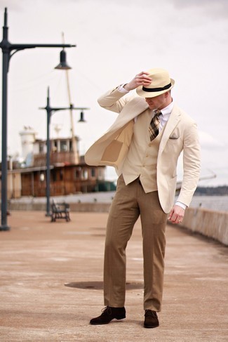 Comment porter un pantalon de costume marron