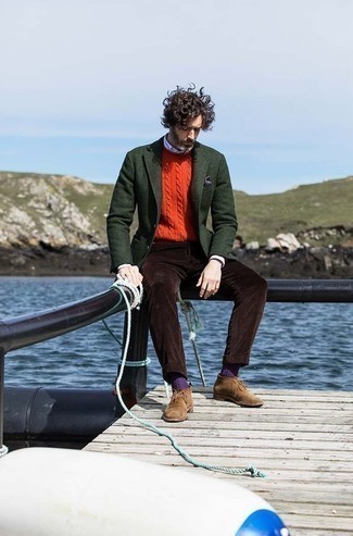 Comment porter un pantalon de costume marron