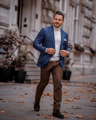 Comment porter un pantalon de costume marron