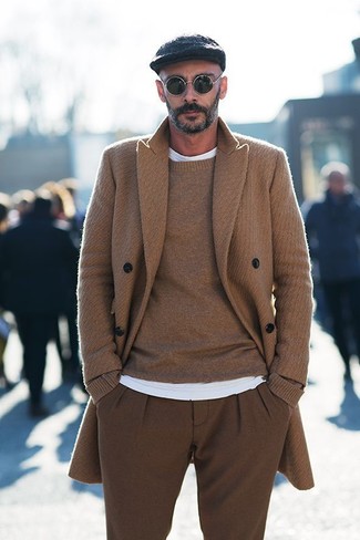 Comment porter un pantalon de costume marron en hiver