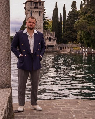 Comment porter un pantalon de costume marron