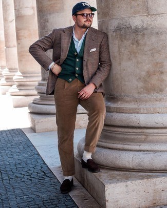 Comment porter un pantalon de costume marron