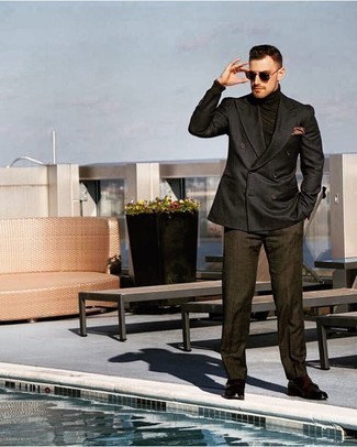 Comment porter un pantalon de costume marron