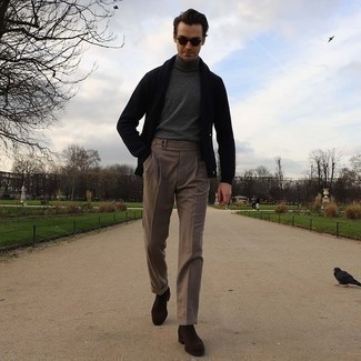 Comment porter un pantalon de costume marron