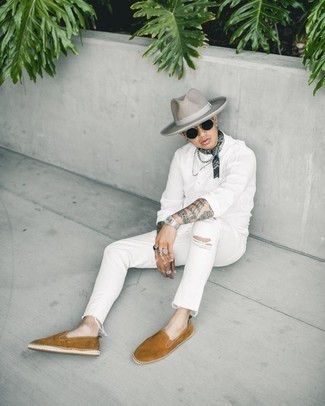 Comment porter des espadrilles marron pour un style relax