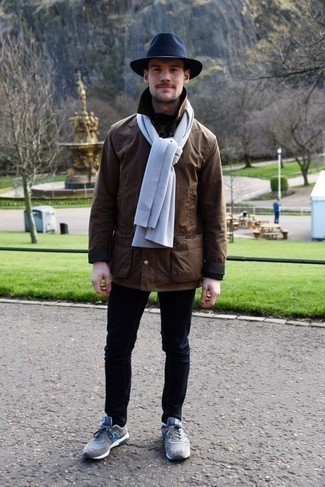 Comment porter une veste style militaire marron pour un style decontractés