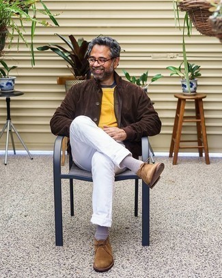 Comment porter une veste style militaire marron pour un style decontractés