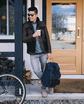 Comment porter une veste style militaire marron pour un style decontractés