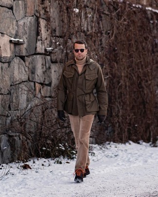 Comment porter une veste style militaire marron pour un style decontractés