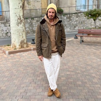 Comment porter une veste style militaire marron pour un style decontractés