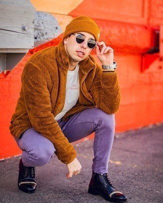 Comment porter un pull à fermeture éclair en polaire marron au printemps