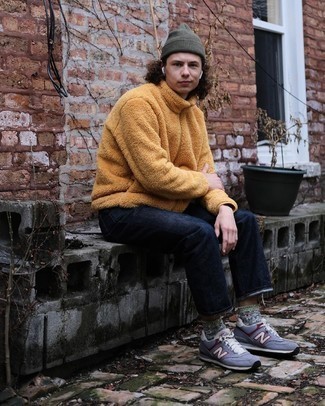Comment porter un pull à fermeture éclair en polaire marron au printemps