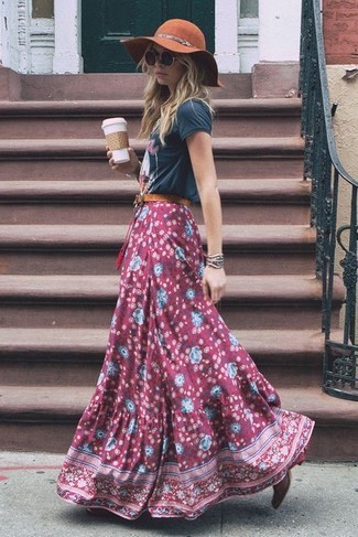 Comment porter un chapeau marron pour un style chic decontractés
