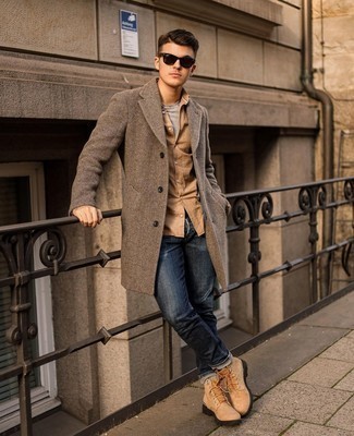 Comment porter un manteau à chevrons marron
