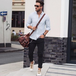 Comment porter un fourre-tout marron