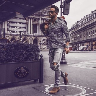 Comment porter un fourre-tout marron